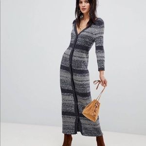 Free People Womens Cozy Up Knit V-
Neck Midi Dress